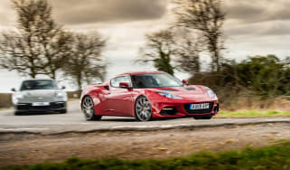 Porsche 911 Carrera vs Lotus Evora GT410 – header