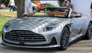 Aston Martin DB12 Volante