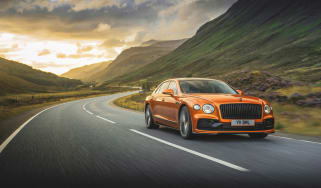 Bentley Flying Spur Speed – front tracking
