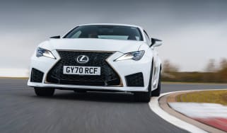 Ford Mustang Mach 1 v Lexus RC F