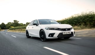 Honda Civic e:Hev – front tracking