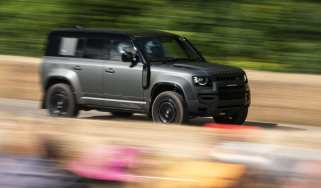 Land Rover Defender Octa FoS ride