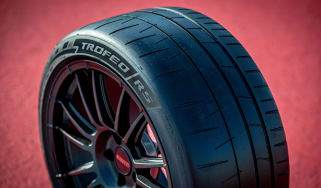 Pirelli P Zero Trofeo RS
