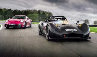 Porsche 911 GT3 Manthey Racing v Spartan